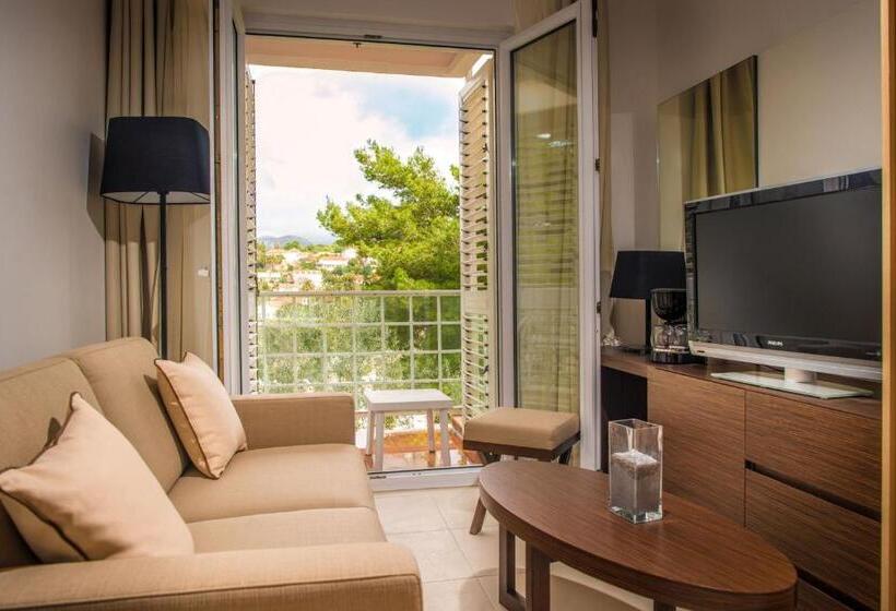 سوییت جونیور با چشم‌انداز دریا, Tui Blue Kalamota Island   All Inclusive
