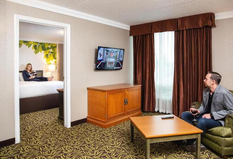 Deluxe Suite King Bed, Varscona Hotel On Whyte