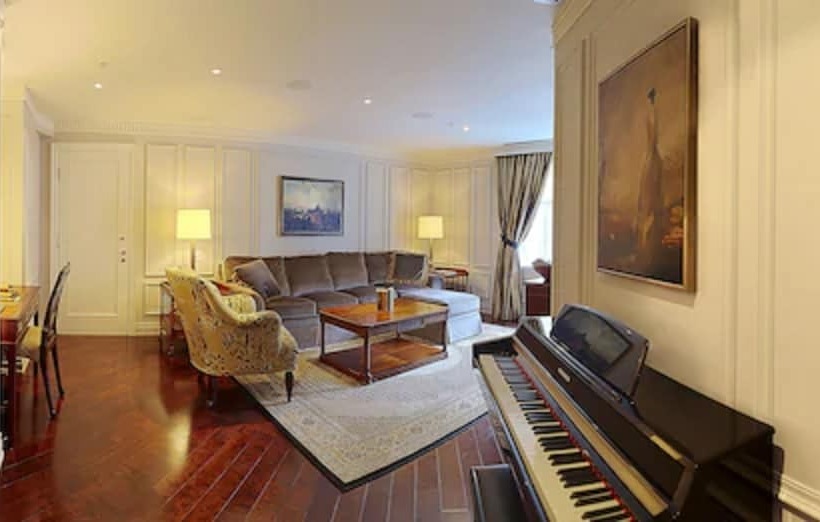 Suite, Windsor Arms