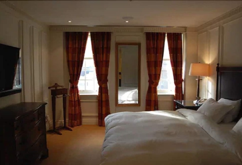 Deluxe Suite, Windsor Arms