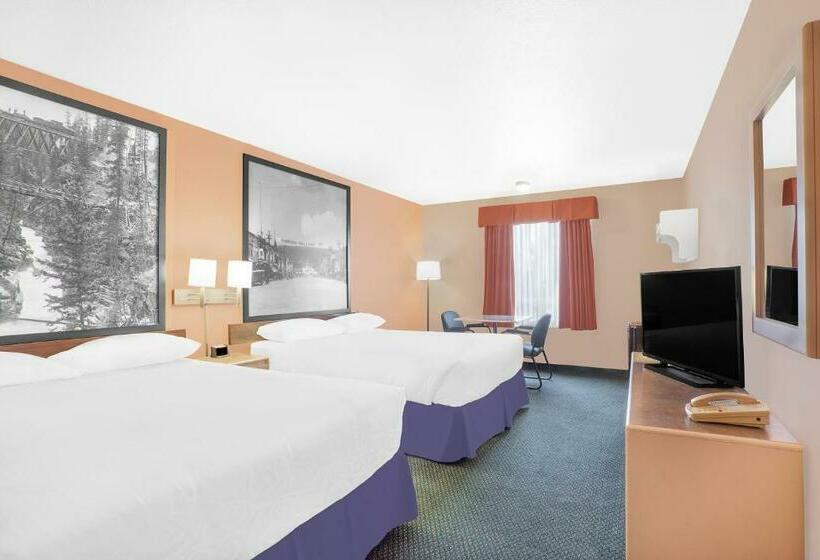 Standard Room, Super 8 By Wyndham Cranbrook