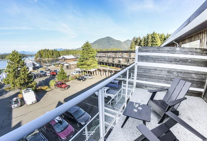 Suite with Views, Tofino Resort + Marina