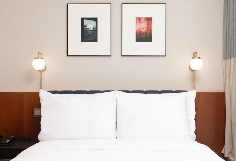 اتاق استاندارد با چشم‌انداز باغ, K+k Hotel Fenix