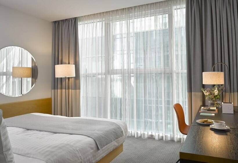 اتاق استاندارد با چشم‌انداز باغ, K+k Hotel Fenix