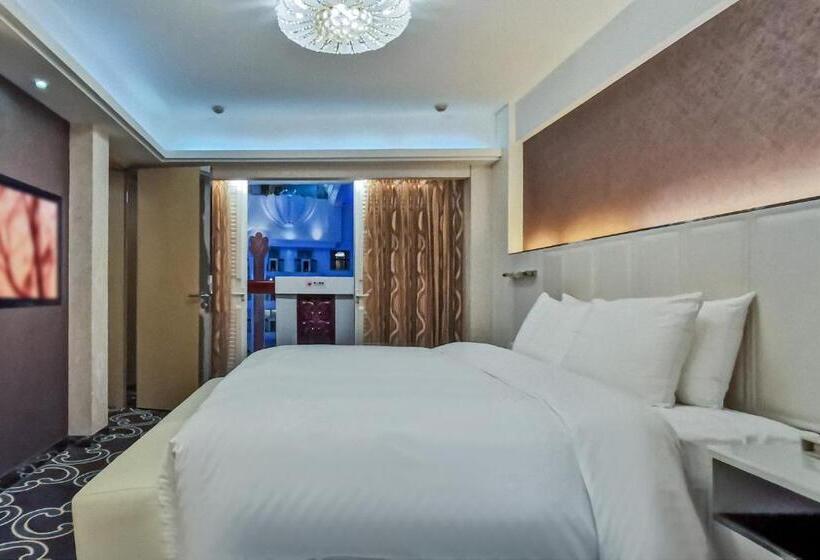 Suite, Nanjing Central