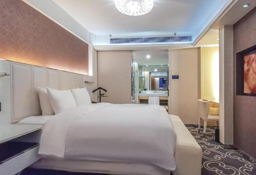 Suite, Nanjing Central