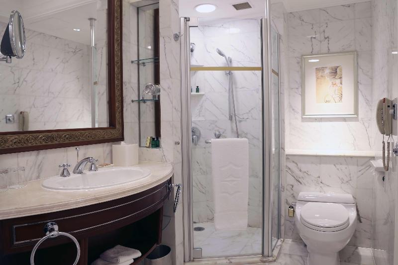 اتاق لوکس با تخت بزرگ, Pudong Shangrila, Shanghai