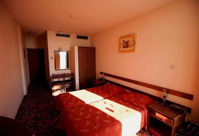 اتاق اکونومی, Sylva