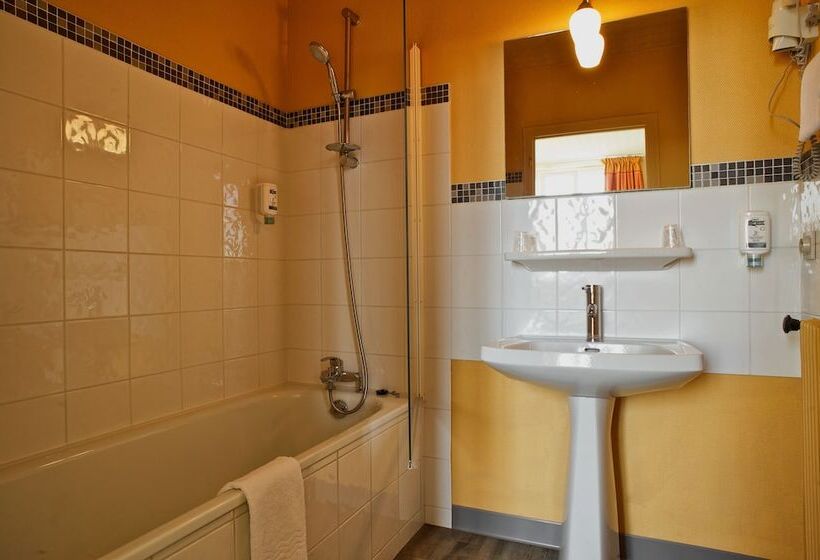 اتاق سوپریور, Brit Hotel Le Surcouf
