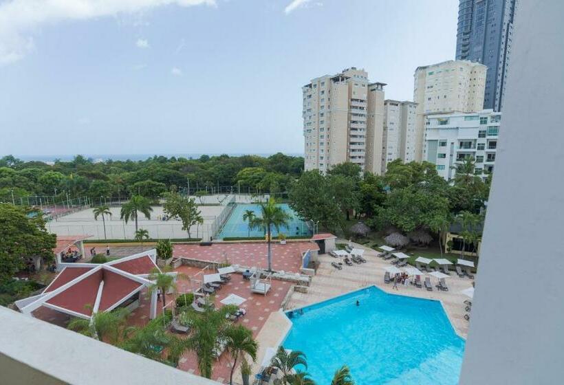 Deluxe Room Pool View, Dominican Fiesta  & Casino