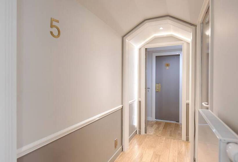 اتاق استاندارد سه نفره, Hôtel Le Beaugency