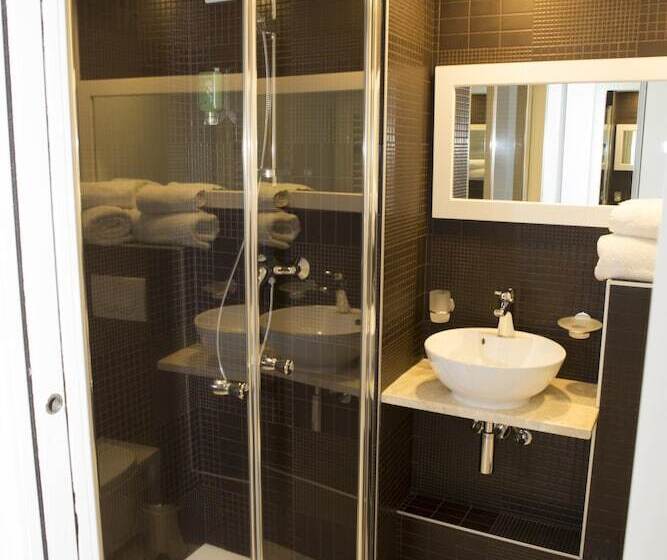 اتاق استاندارد با تخت دوبل و چشم‌انداز دریا, Best Western Hotel Alcyon