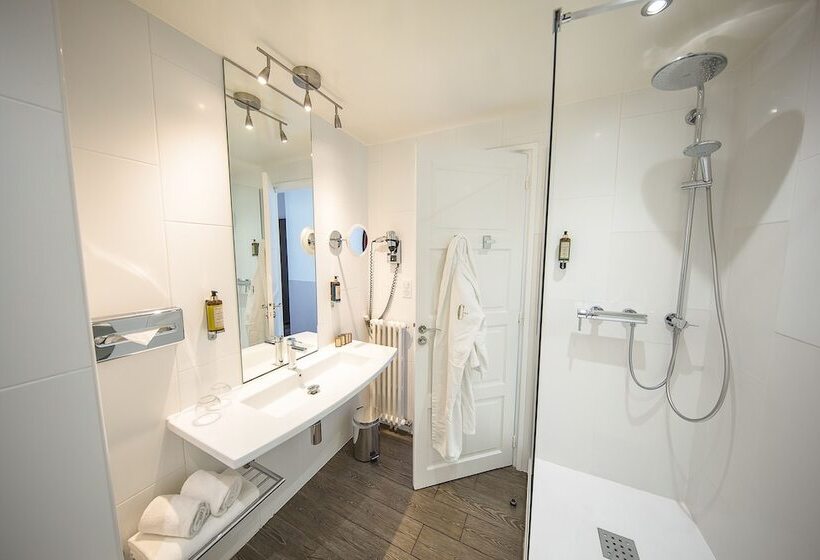 سوییت جونیور با چشم‌انداز دریا, Best Western Plus La Corniche