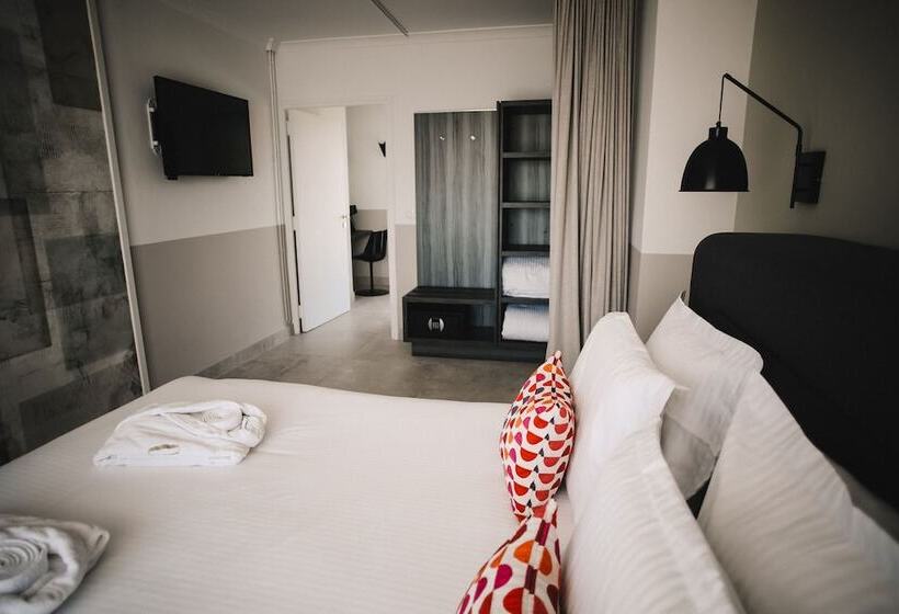 سوییت با چشم‌انداز دریا, Best Western Plus La Corniche