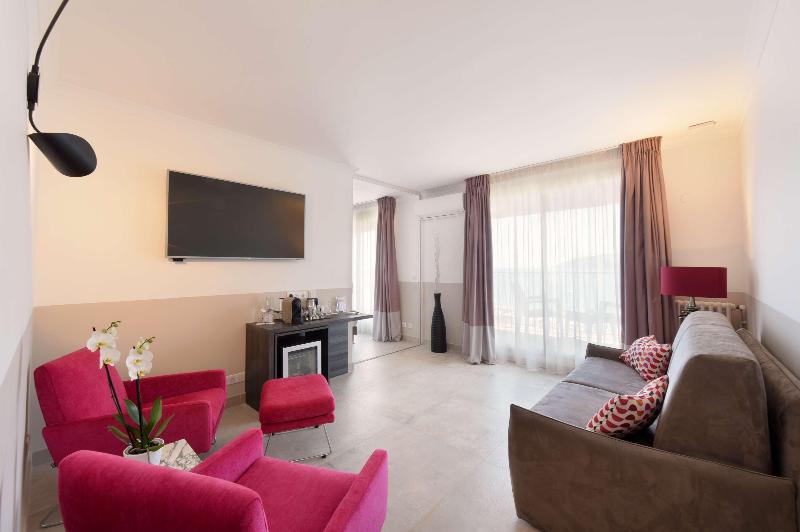 سوییت با چشم‌انداز دریا, Best Western Plus La Corniche
