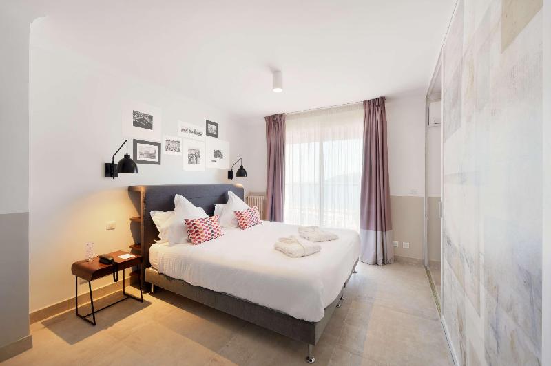 سوییت با چشم‌انداز دریا, Best Western Plus La Corniche
