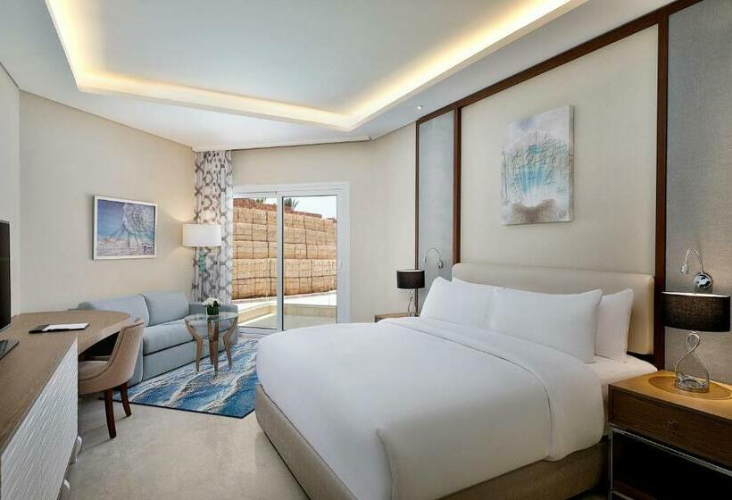 Standard Room King Bed Adapted for people with reduced mobility, Hilton Hurghada Plaza