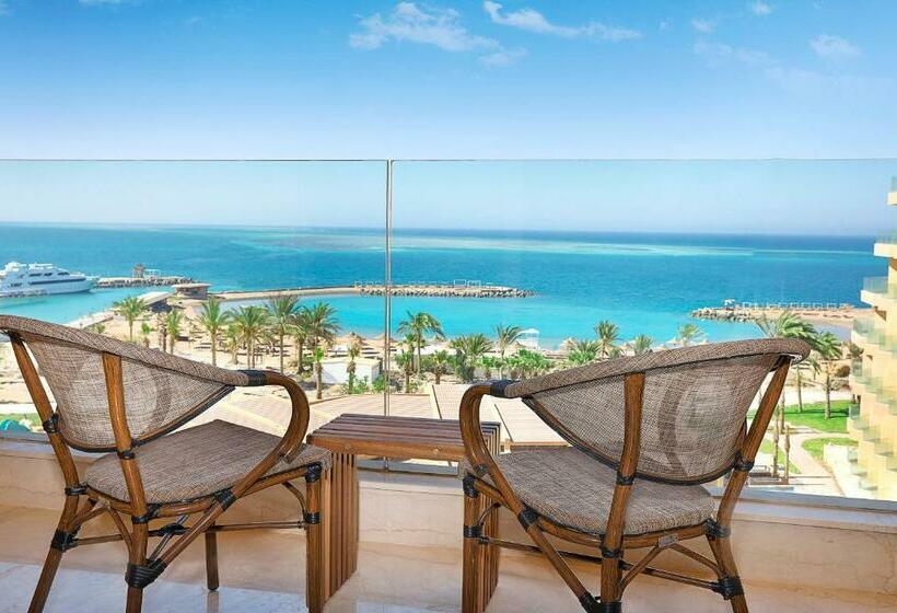 غرفة سوبيريور مطلّة علي البحر مزودة بشُرفة, Hilton Hurghada Plaza