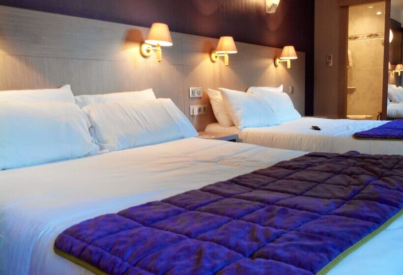 اتاق استاندارد چهار تخته, Hôtel Christina Lourdes