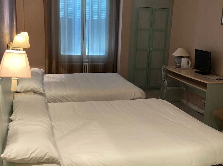 اتاق سوپریور, Hôtel Christina Lourdes