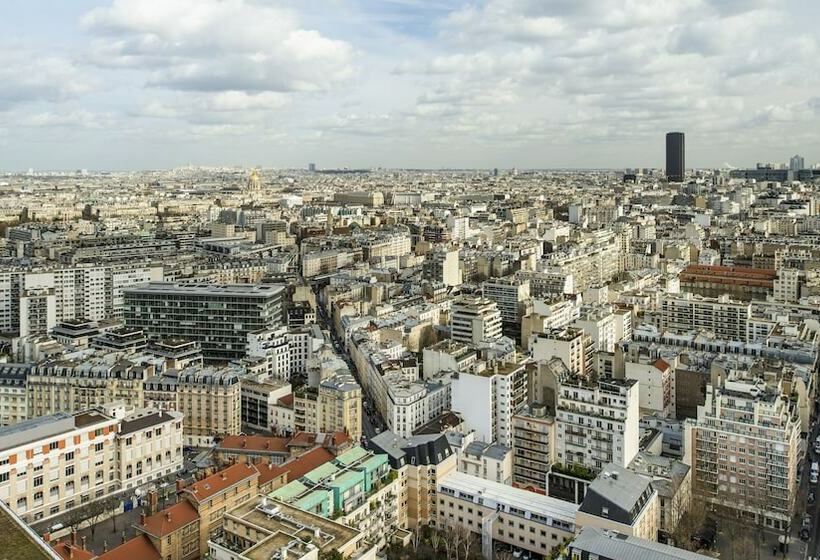2 Sovrums Lägenhet, Apart Adagio Paris Tour Eiffel