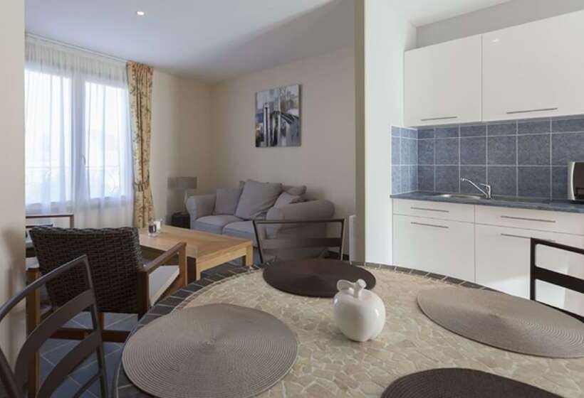 آپارتمان 2 خوابه, Normandy Country Club
