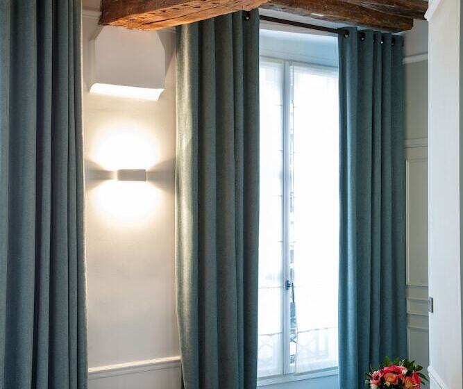 اتاق لوکس, Le Clos Medicis