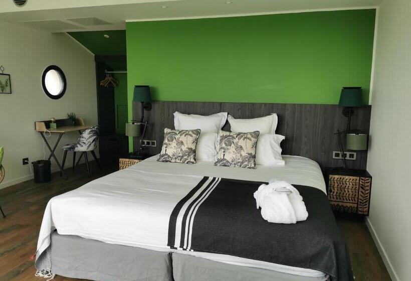 Suite with Terrace, Le Paddock
