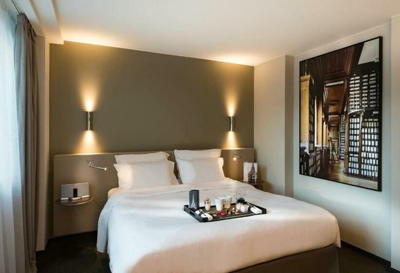 Superior Room King Size Bed, Pullman Paris Tour Eiffel