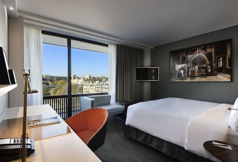 Quarto Deluxe com Vistas, Pullman Paris Tour Eiffel