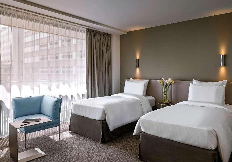 اتاق لوکس با چشم‌انداز, Pullman Paris Tour Eiffel