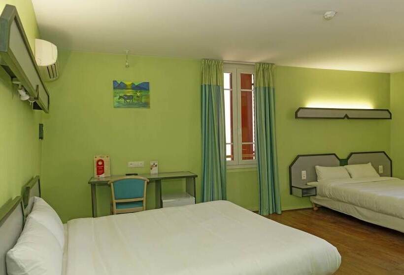 اتاق استاندارد چهار تخته, Hôtel Du Vigan