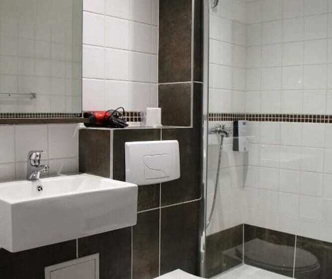اتاق استاندارد با تخت دوبل, Kyriad Vichy Spa Cinq Mondes