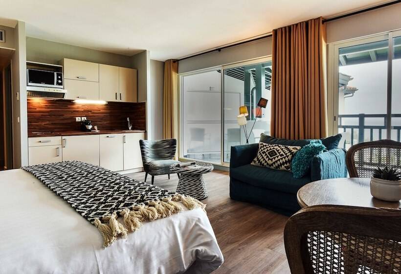 استودیو خانوادگی, Hôtel Et Résidence La Réserve