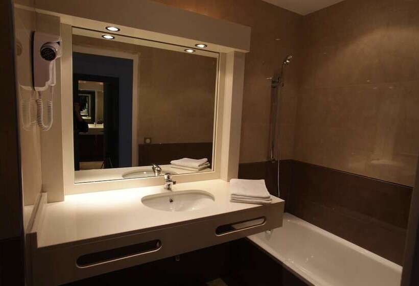 اتاق لوکس, Hôtel Les Trois Roses, Meylan Grenoble The Originals Boutique
