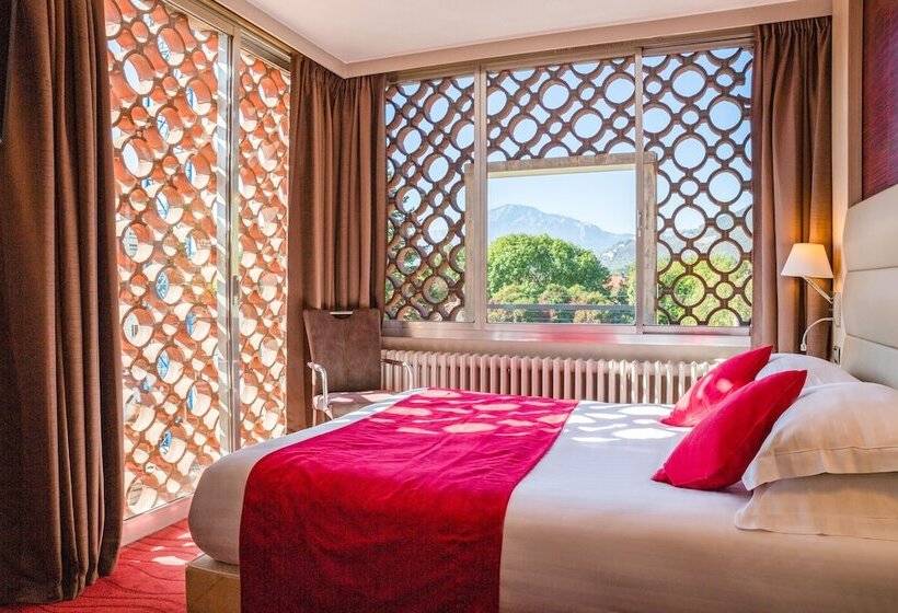 اتاق لوکس, Hôtel Les Trois Roses, Meylan Grenoble The Originals Boutique