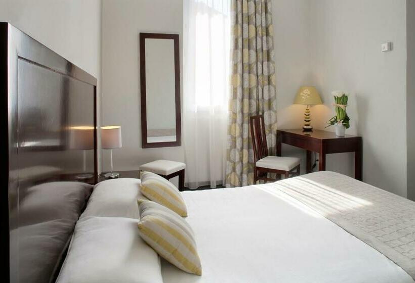 Quarto Estandar, Relais Acropolis