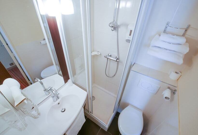 اتاق خانوادگی, Inn Design Poitiers Sud