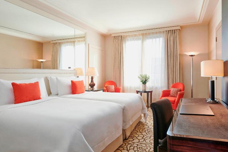 اتاق لوکس, Prince De Galles, A Luxury Collection Hotel, Paris