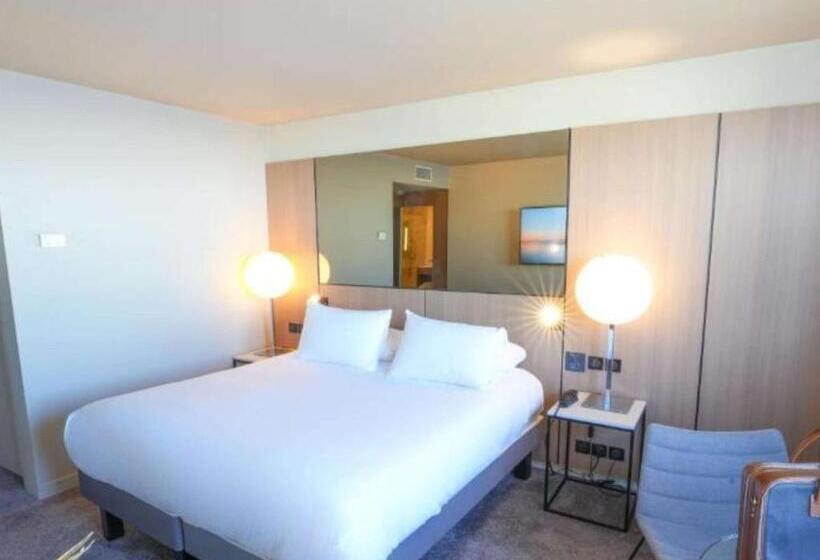 اتاق لوکس با چشم‌انداز دریاچه, Pullman Bordeaux Lac