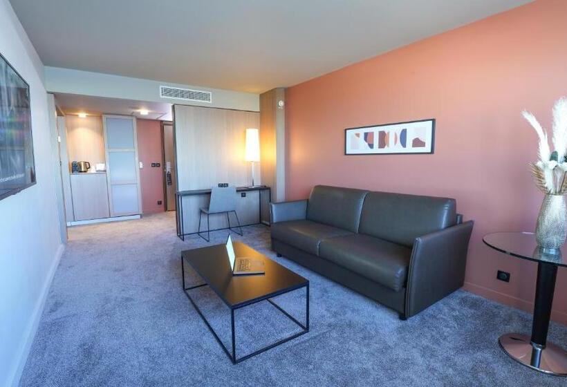 سوئیت جونیور با تخت بزرگ, Pullman Bordeaux Lac
