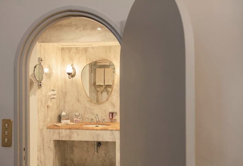 سوییت جونیور, Restaurant & Spa La Magdeleine Mathias Dandine