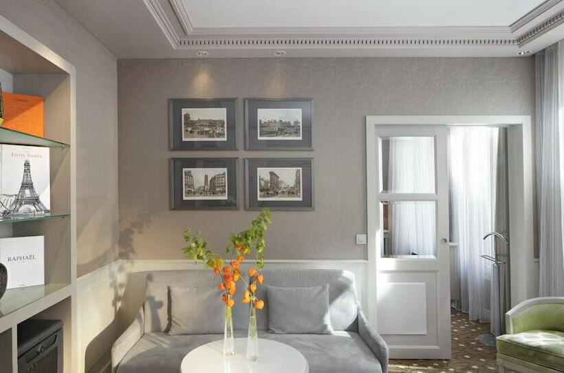 Junior Suite, Rochester Champs Elysees