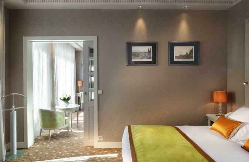 Junior Suite, Rochester Champs Elysees