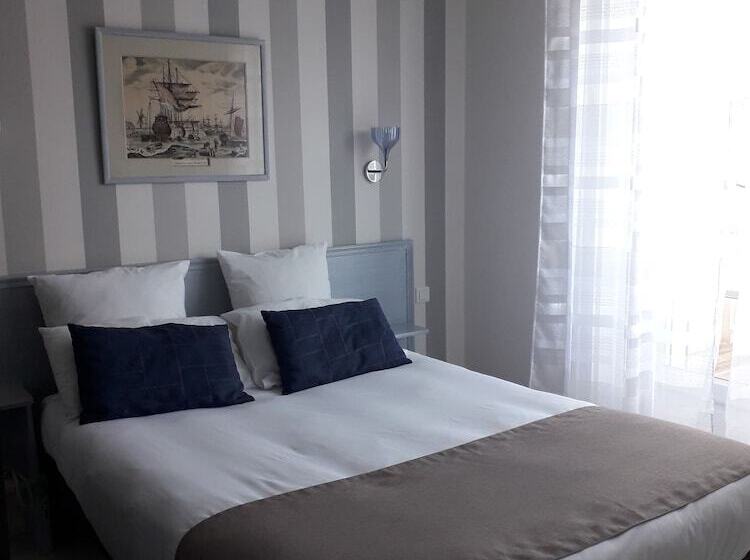 اتاق اساندارد با چشم‌انداز جانبی به دریا, Hôtel The Originals Miramar, Royan Pontaillac