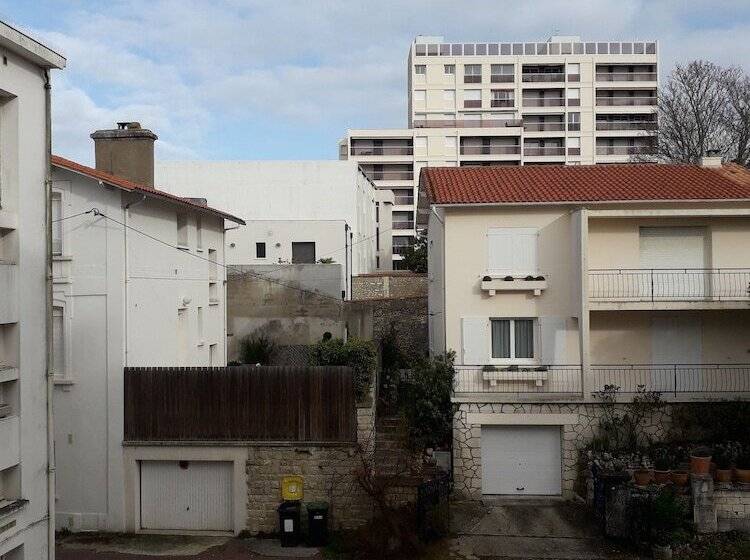 Standard Triple Room, The Originals Boutique, Hôtel Miramar, Royan