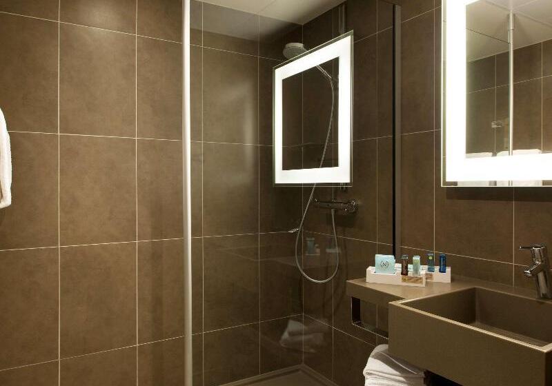 Executive Room Queen Bed, Novotel Bordeaux Lac