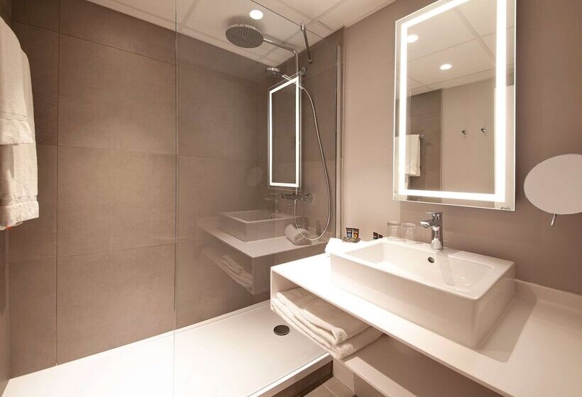 Superior Szoba, Novotel Clermont Ferrand