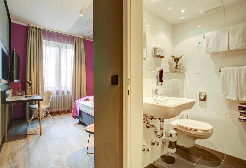 Standard Single Room Shared Bathroom, Boutique 003 Koln Am Dom