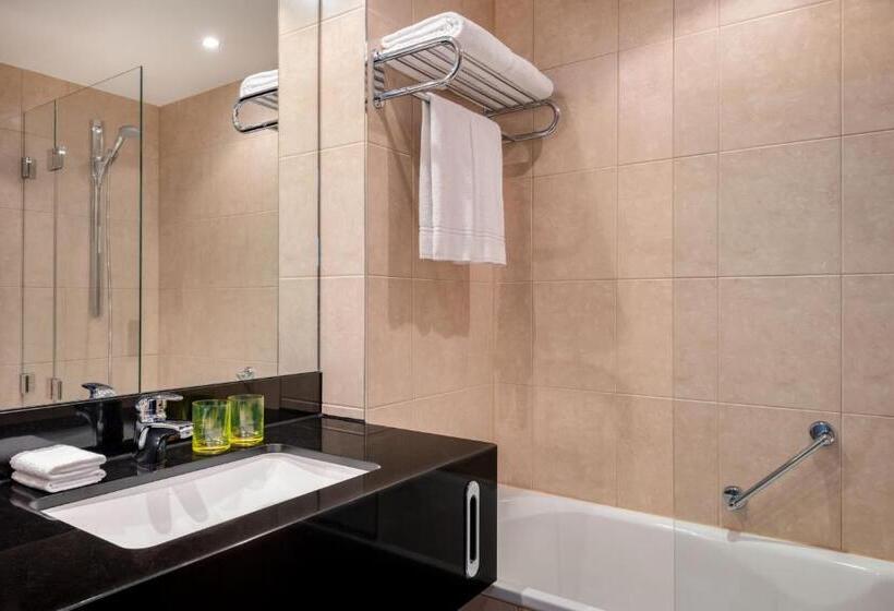 חדר סופריור, Four Points By Sheraton Munich Arabellapark